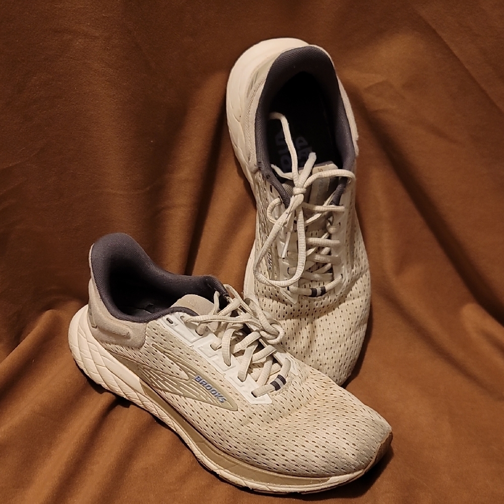 Brooks Womens Cream Athletic Shoes